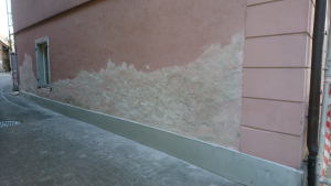 2019_03_28 Gasse EG-Fassade Putz entfernt