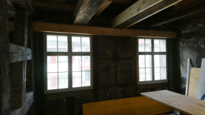 2019_04_02 (OG2 Historische Fenster sind montiert)